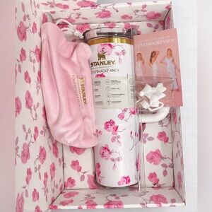 Stanley x LoveShackFancy 40oz Quencher H2.0 Ribbon Rosa Tumbler